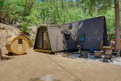 The Hygge Hideaway Cabin Near National Forest