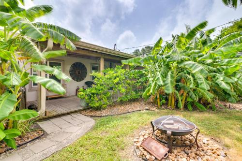 Pet-Friendly Port Isabel Cottage with Fire Pit!