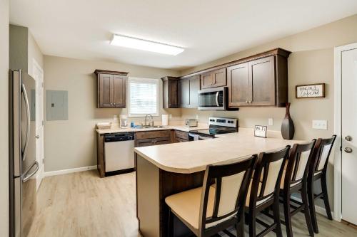 Benton Townhome Rental Near Kentucky Lake! in Aurora, USA