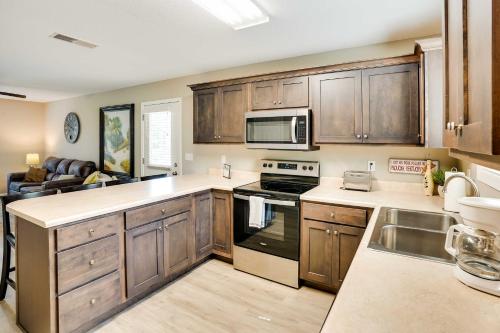 Vacation Rental Near Kentucky Lake - Pet Friendly! in Aurora, USA