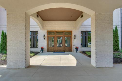 Resort Apartment in Loretto with Private Patio! in Lawrenceburg