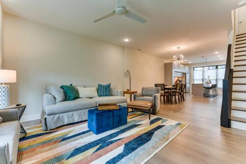 Modern and Stylish Condo 5 Mi to Downtown Charlotte in Charlotte, USA