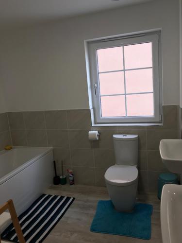 large en suite bedroom for 2 persons No breakfast provided large en suite bedroom for 2 persons No breakfast provided