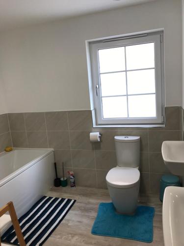 large en suite bedroom for 2 persons No breakfast provided large en suite bedroom for 2 persons No breakfast provided