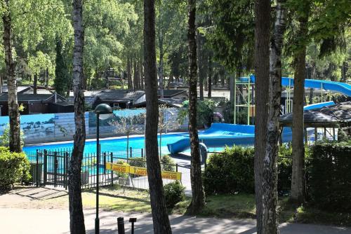  Lekker boshuisje op de Veluwe met zonnige tuin in Hoenderloo