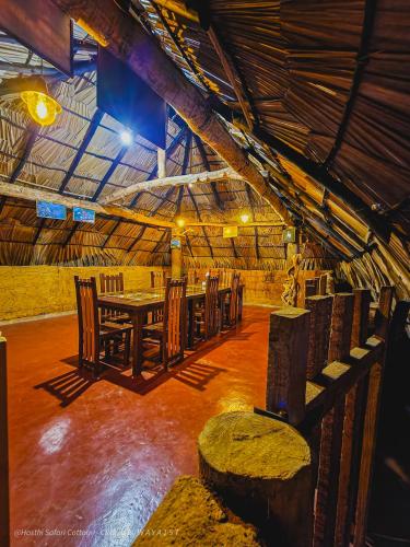 Restaurace, Hasthi Safari Cottage in Udawalawe