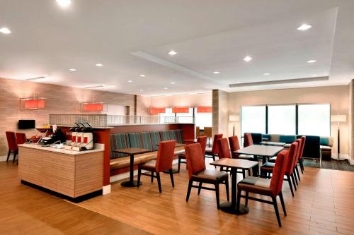 TownePlace Suites by Marriott Pittsburgh Airport/Robinson Township