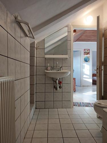 Bathroom, Splantza Apartments in Ammoudia