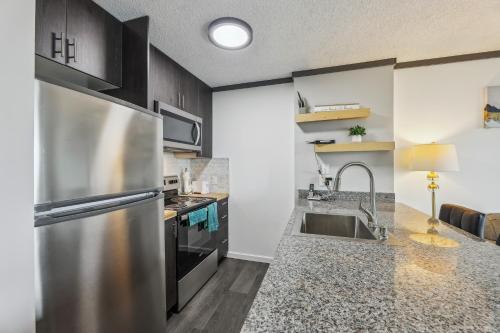 Cozy Snowshoe Condo Rental Walk to Chair Lift! in Snowshoe, USA