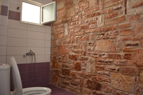 Standard Double Room image 2