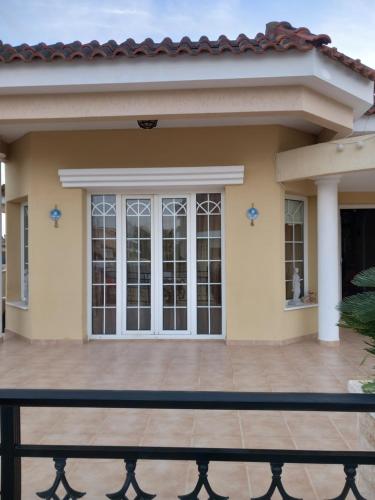 Vasilis House family room in لارنكا
