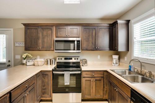 Benton Vacation Rental Near Kentucky Lake! in Aurora, USA