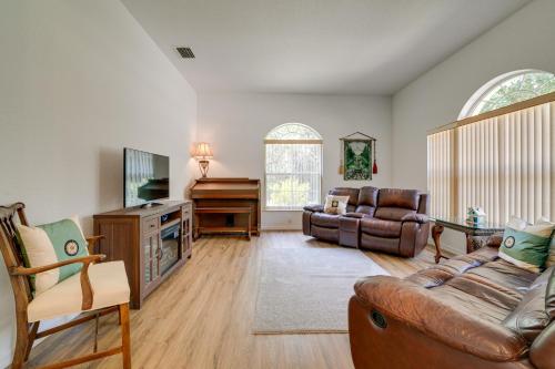 Dunnellon Villa with Pool, 4 Mi to Rainbow Springs! in Dunnellon, USA