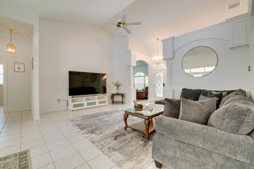Dunnellon Villa with Pool, 4 Mi to Rainbow Springs! in Dunnellon, USA