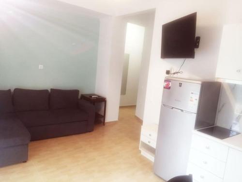 3 room apartment by the beach - free parking