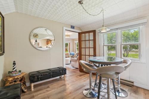 Boyne City Cottage Walk to Downtown and Lake! in Boyne City, USA