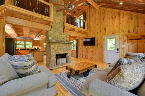 . Peaceful Wine Country Cottage w/ Fire Pit in Olin!