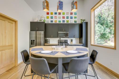 New Castle Getaway w/ Grill & Mountain Views!