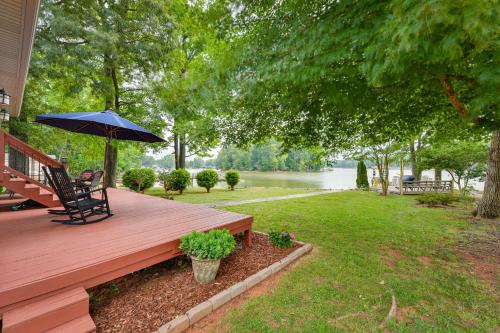 Lakefront Lexington Vacation Rental with Dock! in Lexington, USA