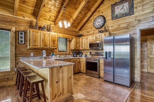 ERN857 - A Dream Come True - Great Location! Close To All The Action! cabin - image 8