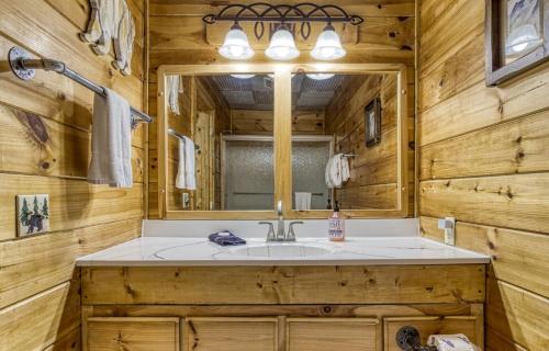 ERN857 - A Dream Come True - Great Location! Close To All The Action! cabin - image 10