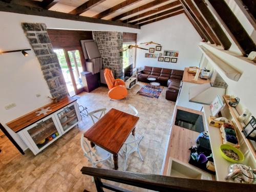 Pixie House - Mrežnica, private pier, hot tub (Pixie House - Mreznica, private pier, hot tub) in 斯維薩