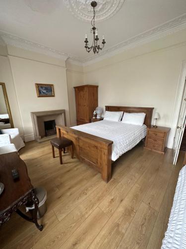 Large Double or Twin Room