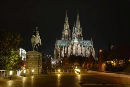 Cologne Apartments, direkt am Dom Zentrum 3 Zimmer Studio 46 qm in Köln, Deutschland