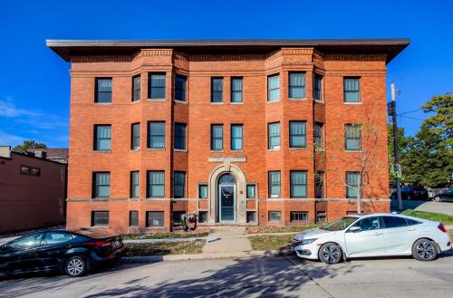 Navarre Apartments in Des Moines, USA