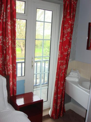 Yellow Mountain Hotel