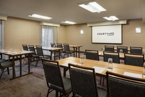 Courtyard by Marriott San Francisco Airport