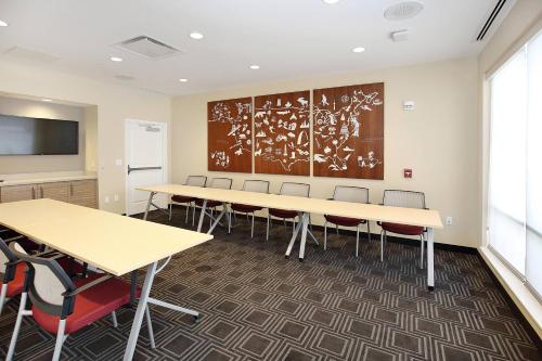 TownePlace Suites by Marriott Grove City Mercer/Outlets - 회의실/연회장