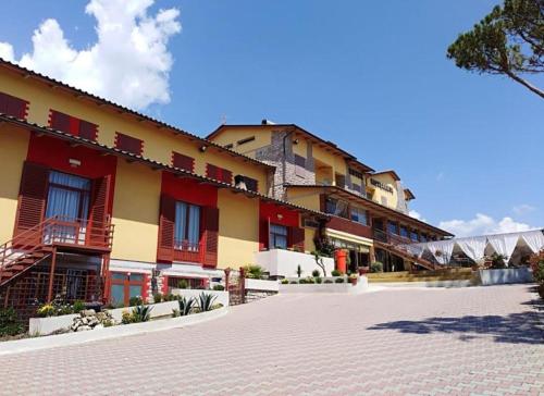 Villa la Cima - Vista Panoramica sul lago Trasimeno - Hotel - Lisciano Niccone