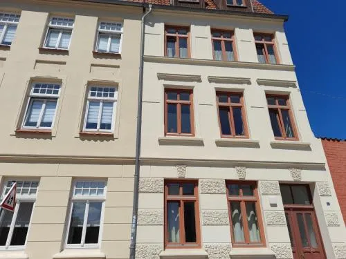 Kleine Altstadt-Wohnung mit Terrasse in Wismar, Deutschland