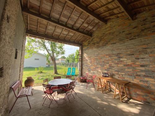 Alice’s house, Maison & Grange à 10km de l’Océan gîte à louer Naujac-sur-Mer