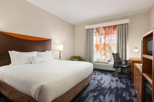 . Fairfield Inn & Suites Jacksonville West/Chaffee Point