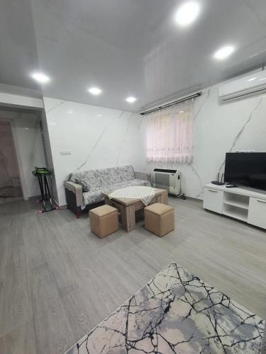 Гостевой дом с апартаментами с видом на город, Batumi (Foto 5)