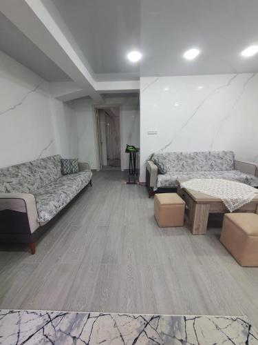 Гостевой дом с апартаментами с видом на город, Batumi (Foto 8)