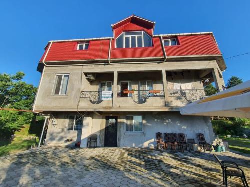 Гостевой дом с апартаментами с видом на город, Batumi (Foto 2)