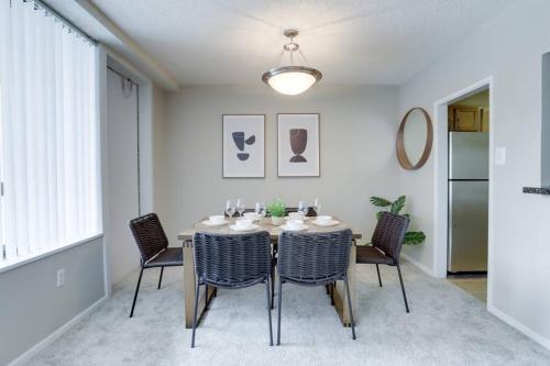 Wonderful 2BR Apartment at Crystal City With Gym in Arlington, USA