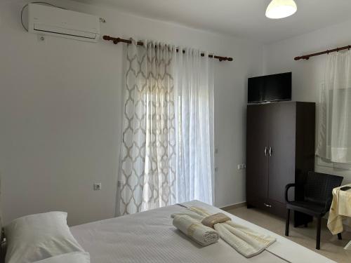 Double Room image 2