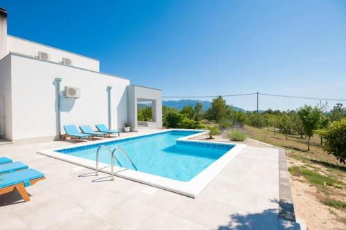 Private Luxury Holiday Home With Pool -Lola - in Cista Provo