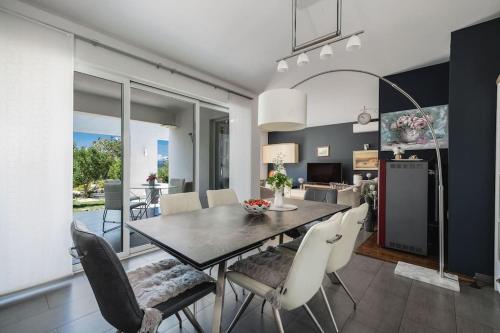 Iekārtas, Private Luxury Holiday Home With Pool -Lola - in Cista Provo