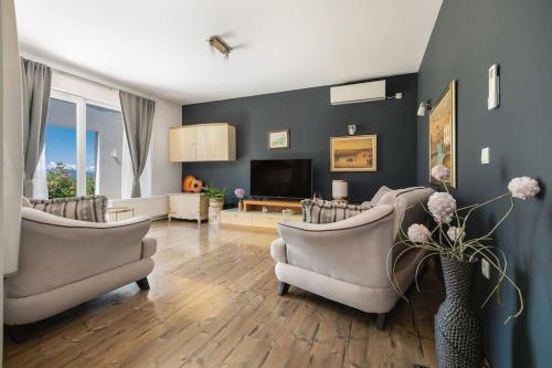 Private Luxury Holiday Home With Pool -Lola - in Cista Provo