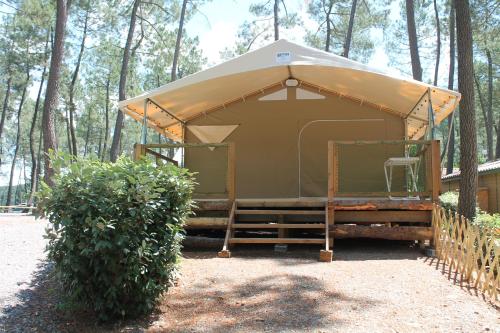 Village de Chalets Camping Bois Simonet - image 2