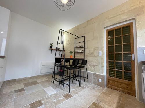 Appartement cosy avec cuisine équipée et terrasse ensoleillée