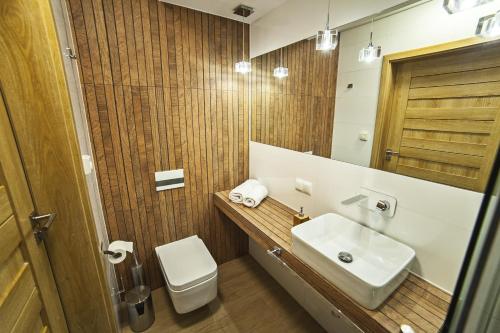 Aspen Deluxe Residence - image 7