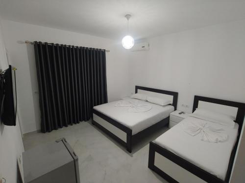 Deluxe Triple Room image 4