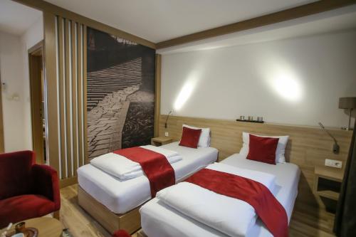 Hotel Emen - main image