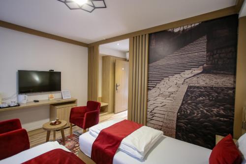 Hotel Emen - image 11